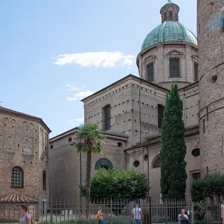 Teodora Safran 拉文纳